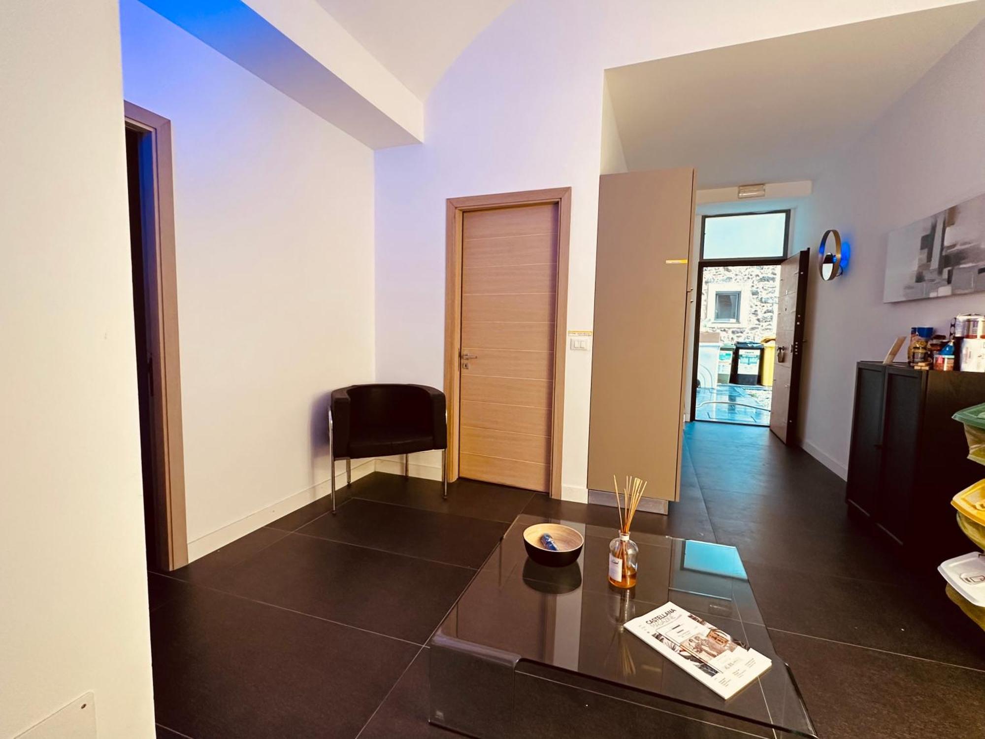 Eureka Apartment *